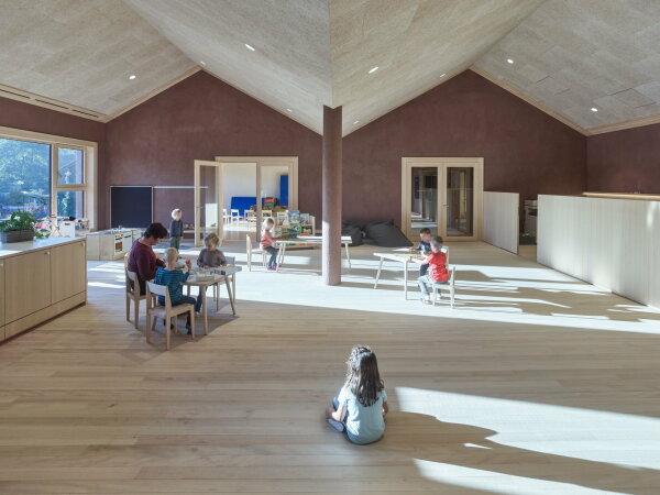 Staatspreis: Bildungszentrum in Frastanz-Hofen, Vorarlberg von Pedevilla Architects (Bruneck) und der Bauherrschaft Marktgemeinde Frastanz