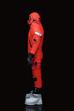 Ein Antarktis-Anzug, entwickelt von D-Air Lab in Zusammenarbeit mit UNLESS.