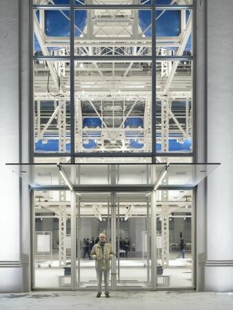 Renzo Piano am Eingang zum GES-2