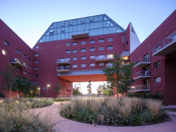 Wohnkomplex von MVRDV und Flint in Bordeaux