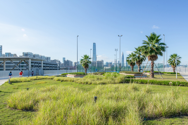 Sport- und Freizeitpark in Shenzhen von Crossboundaries