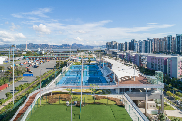 Sport- und Freizeitpark in Shenzhen von Crossboundaries