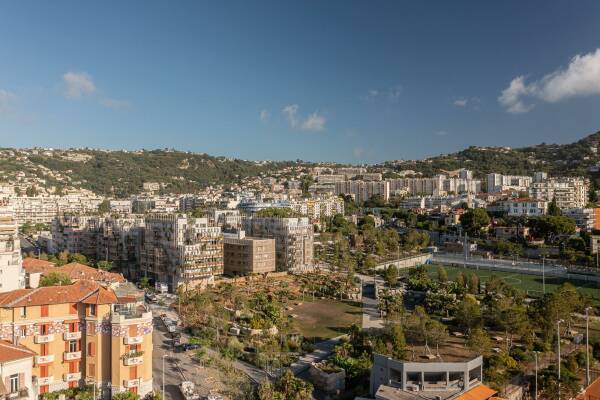 Wohnbauten in Nizza von Edouard Franois