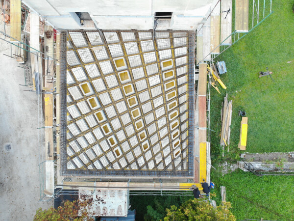 Atelierdecke Schloss Seehof bei Lunz am See (Architektur: Hans Kupelwieser mit Institut fr Tragwerksentwurf / TU Graz)