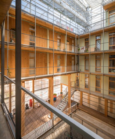 Kategorie Buildings: La Borda Housing Cooperative in Barcelona von der Architekturkooperative Lacol (Barcelona)