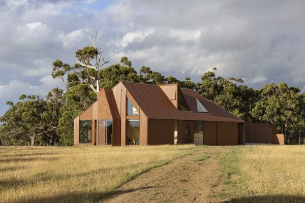 Schlafen bei Schafen: Farmhaus Coopworth auf Bruny Island von FMD Architects