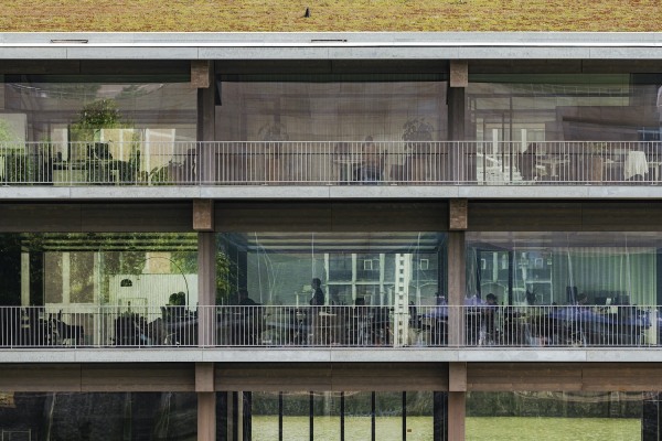 B�roschiff in Rotterdam von Powerhouse Company