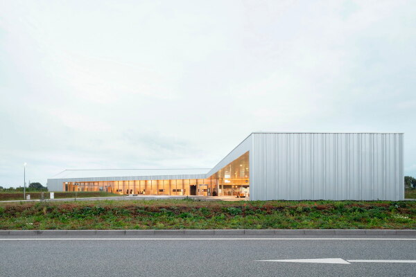 Nordwestseite - Blick in den Ausstellungsgang