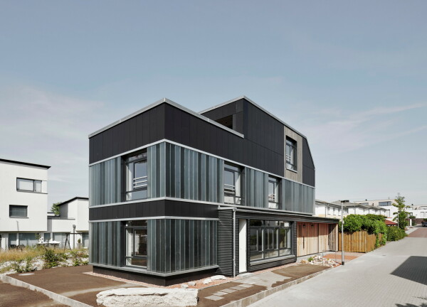 Finalist: Recyclinghaus in Hannover von Cityfrster architecture + urbanism, Foto: Olaf Mahlstedt