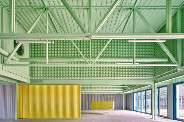 Hundeschule bei Madrid von Lys Villalba und EEEstudio