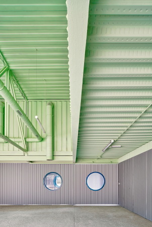 Hundeschule bei Madrid von Lys Villalba und EEEstudio