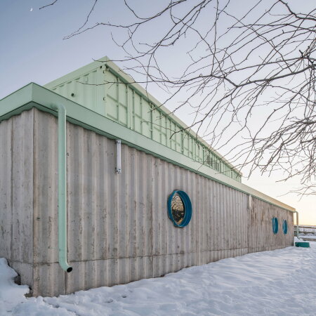 Hundeschule bei Madrid von Lys Villalba und EEEstudio