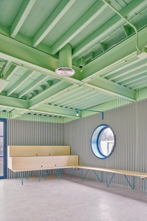 Hundeschule bei Madrid von Lys Villalba und EEEstudio