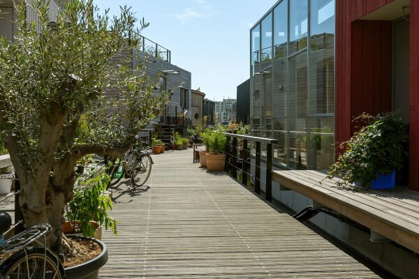 Hausbootsiedlung in Amsterdam von Space & Matter