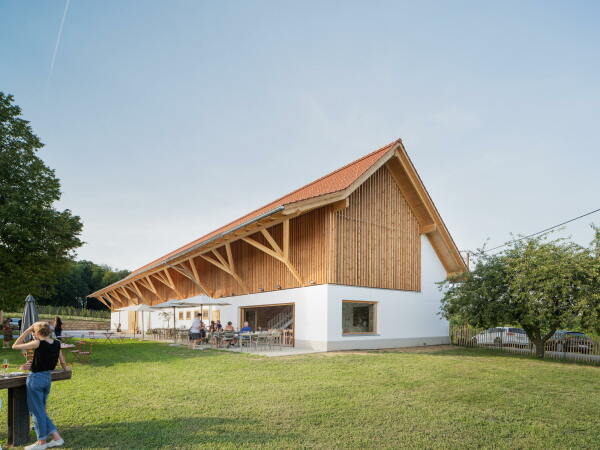 Erweiterung einer Hofanlage von Mascha Ritter