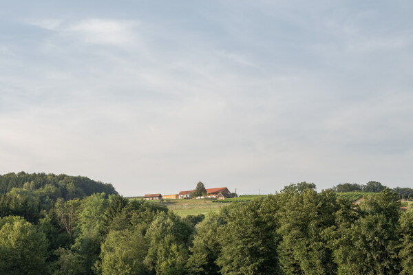 Erweiterung einer Hofanlage von Mascha Ritter