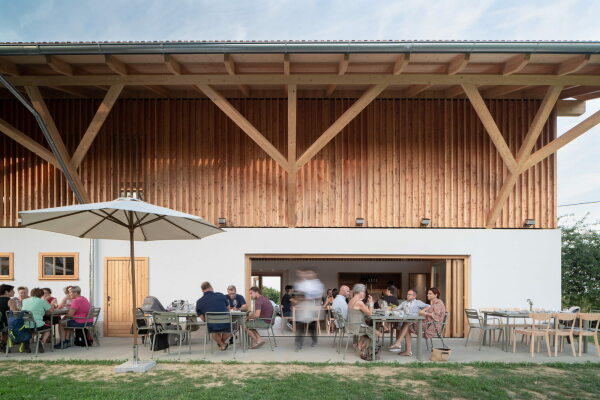 Erweiterung einer Hofanlage von Mascha Ritter