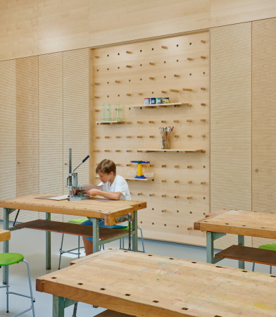 Schule von Behnisch Architekten in Frankfurt am Main