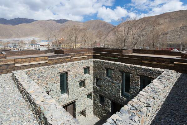 Jianamani Visitor Centre in der Provinz Qinghai von TeamMinus