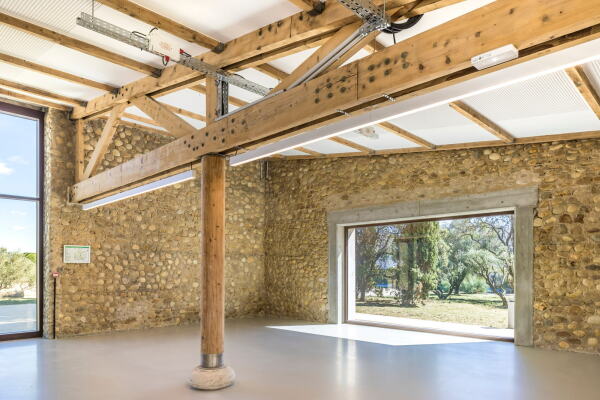 Erweiterung einer Cafeteria von Brenac & Gonzalez