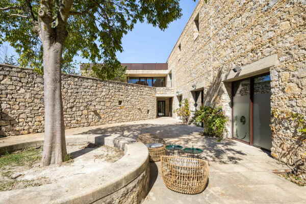 Erweiterung einer Cafeteria von Brenac & Gonzalez