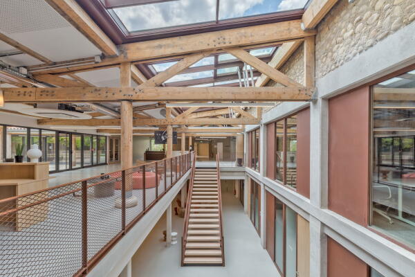 Erweiterung einer Cafeteria von Brenac & Gonzalez