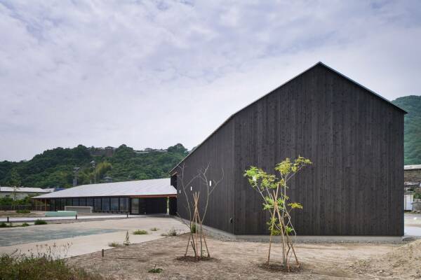Kellerei und Restaurant in Japan von Sugawaradaisuke Architects