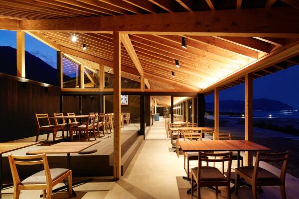 Kellerei und Restaurant in Japan von Sugawaradaisuke Architects