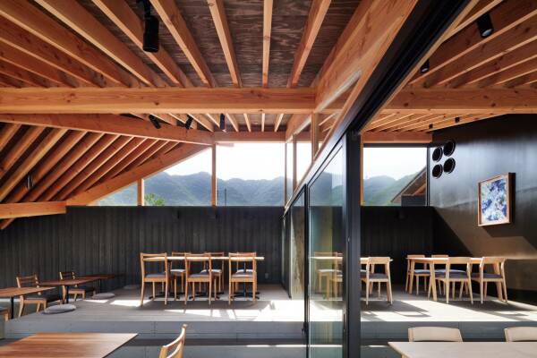 Kellerei und Restaurant in Japan von Sugawaradaisuke Architects