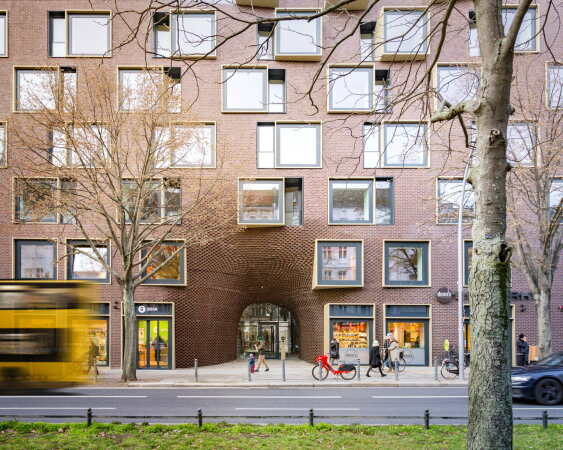 Lobende Erwhnung: Graft: Bricks  Transformation des historischen Postgelndes zum Wohn- und Gewerbeareal, Berlin/Schneberg, 2019