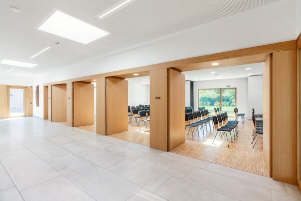 Kirchenzentrum in Greven von e4 Architekten