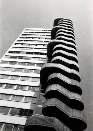Werkgruppe Graz, Eugen Gross, Werner Hollomey, Friedrich Gro-Rannsbach, Hermann Pichler: Studentenhaus, Hafnerriegel, Graz, Steiermark, 19601963, Blick auf die Auentreppe