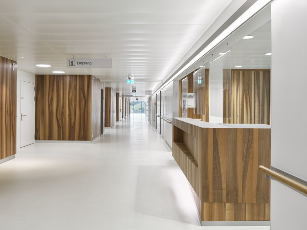 Klinik in Winterthur von RA-B Architekten