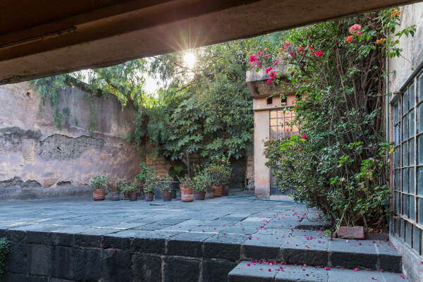 Innenhof des Ortega Garden House in Mexico City von Luis Barragn (1943).