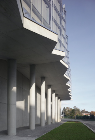 META und Van Bergen Kolpa Architecten in Flandern