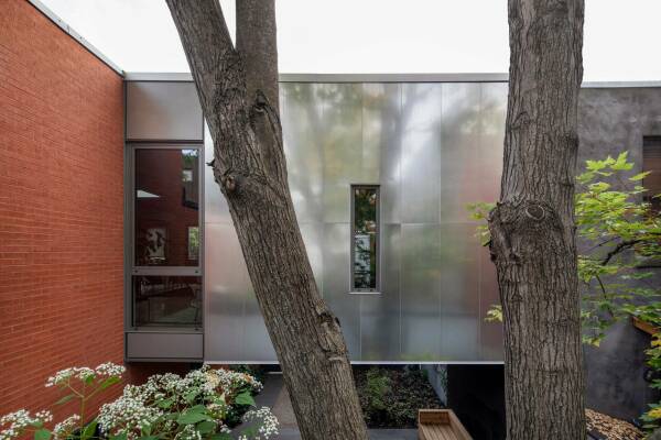 Wohnhauserweiterung in Montral von TBA