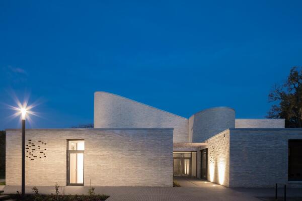 Kirche in Frankfurt am Main von Knigs Architekten