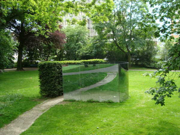 Two-Way Mirror-Hedge im Stndehauspark in Dsseldorf, 2001