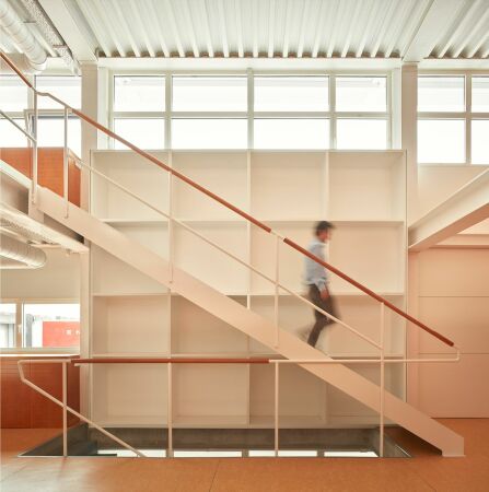 Fabrikerweiterung in Alicante von Estudio Alberto Burgos