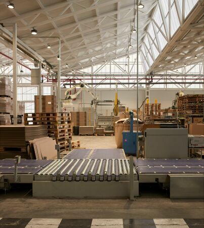 Fabrikerweiterung in Alicante von Estudio Alberto Burgos