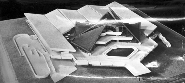 Modellfoto Ausstellungspavillon in Moskau 1980 von Peter Baumbach mit Ulrich Mther