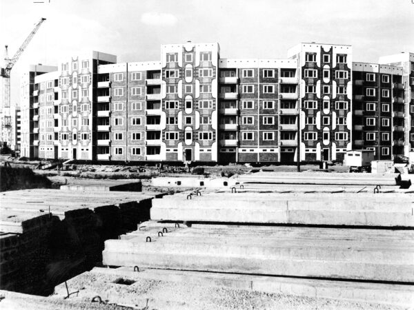 An der Gestaltung des Neubaugebiets Rostock-Schmarl ab 1980 war Peter Baumbach ebenfalls mageblich beteiligt.