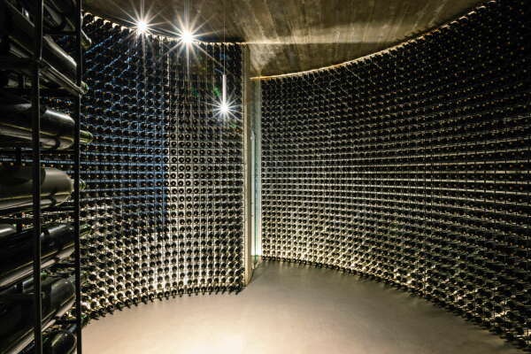 Weinkellerei von IDOM im spanischen Ollauri