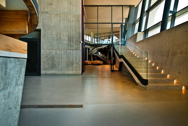 Weinkellerei von IDOM im spanischen Ollauri