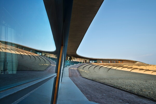 Weinkellerei von IDOM im spanischen Ollauri