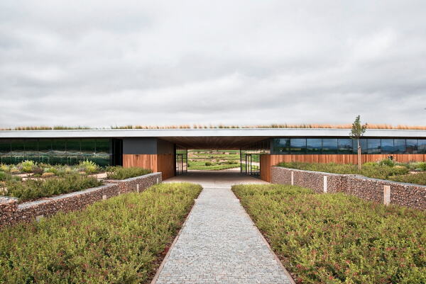 Weinkellerei von IDOM im spanischen Ollauri