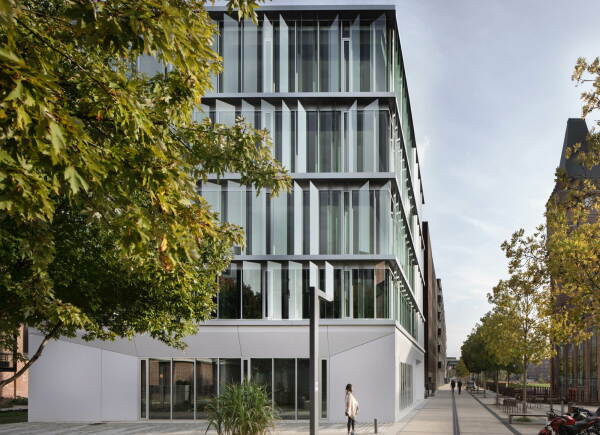 Brogebude in Lille von Barbarito Bancel Architectes