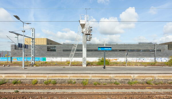 Eisenbahnbetriebszentrum von Scape Architecture bei Paris