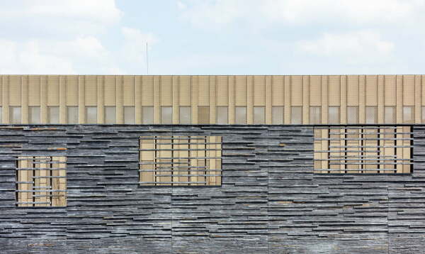 Eisenbahnbetriebszentrum von Scape Architecture bei Paris