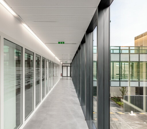 Eisenbahnbetriebszentrum von Scape Architecture bei Paris